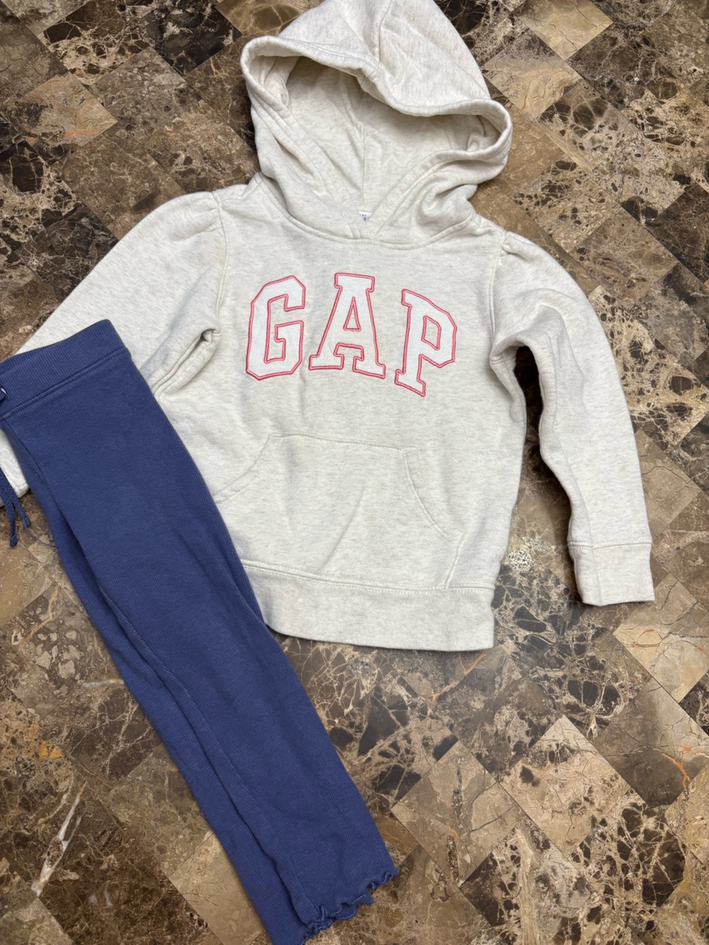 GAP Light Gray Sweatshirt with Pink Logo & ribbed leggings Carters 4 years